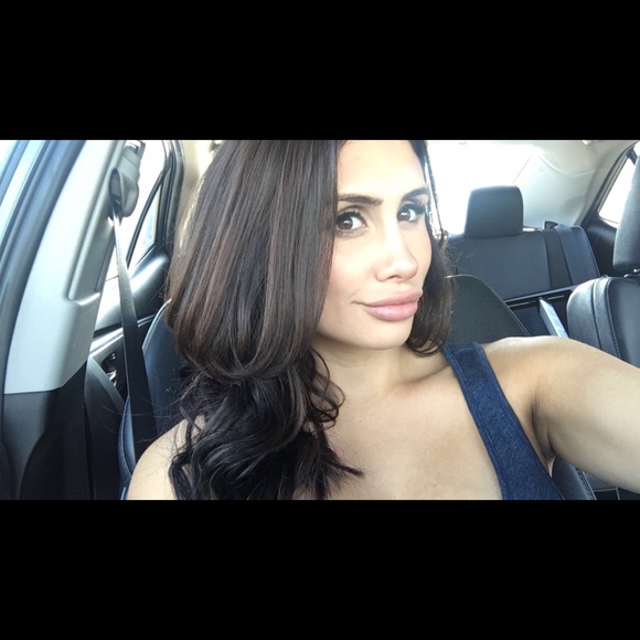 Meet your Posher, Cindy - Picture 3 of 3